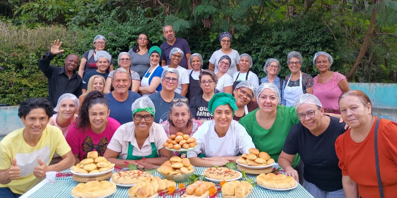 Na imagem, alunos do CRESAN participantes do curso de Panificação. 